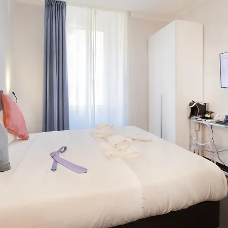Cloud 9 Hotel 2*