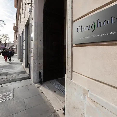 Cloud 9 Отель 2*