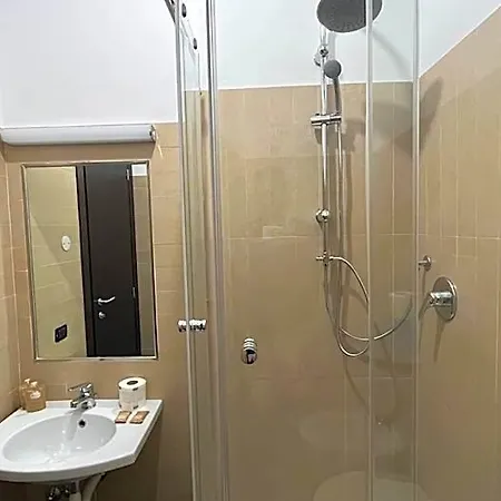 Отель Cloud 9 2*
